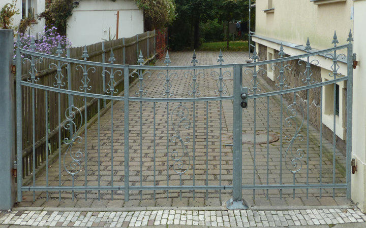 Tor Und Zaunanlagen Aus Metall